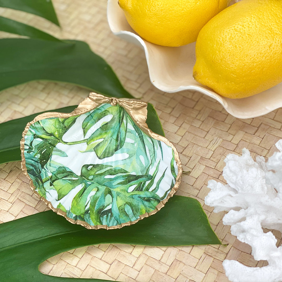 Tropical Palm Scallop Shell – Gold
