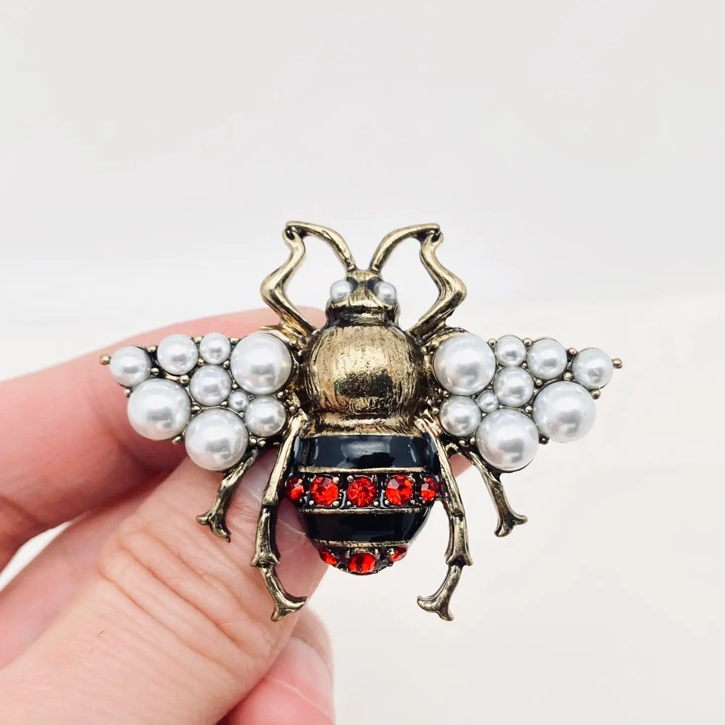 Vingtage Bee Brooch