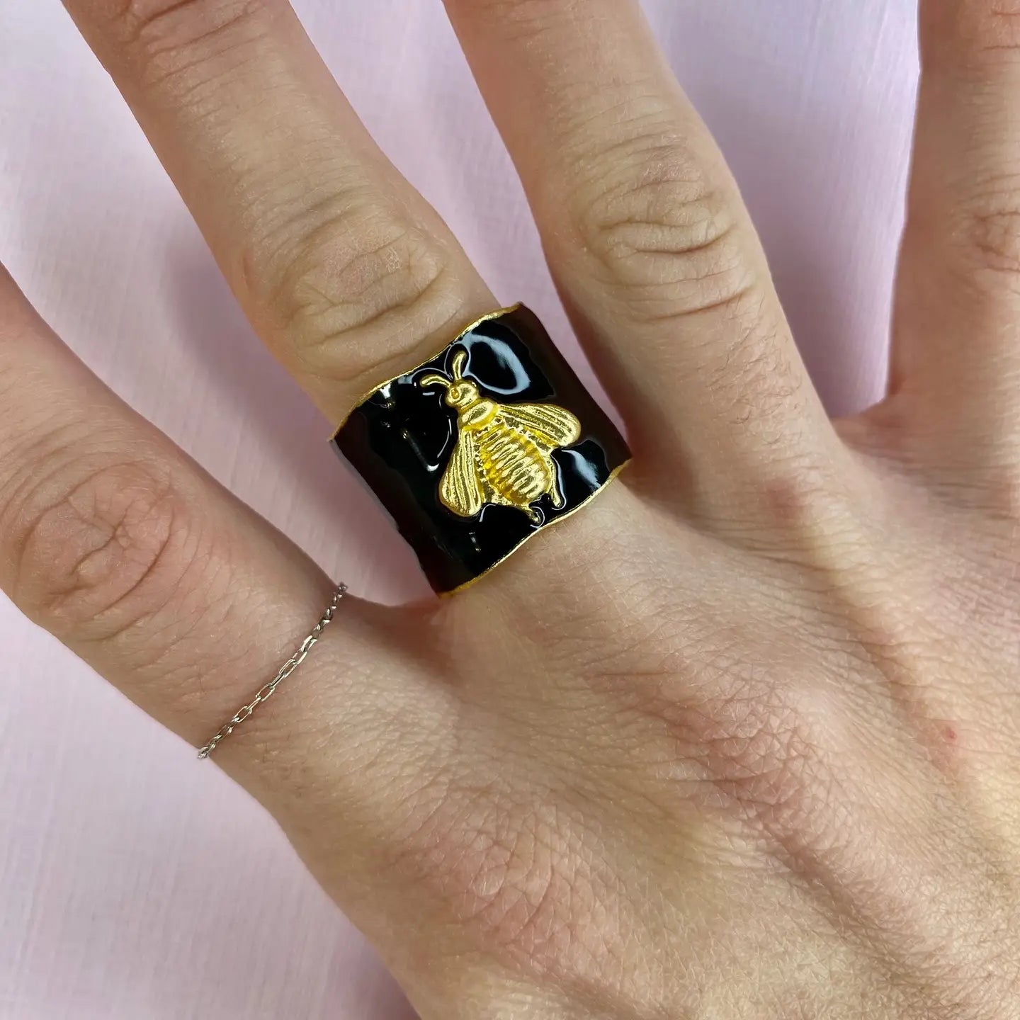 Bumblebee Ring (Black Enamel)