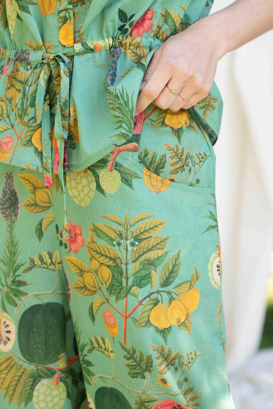 Ollie Pant - Tropics