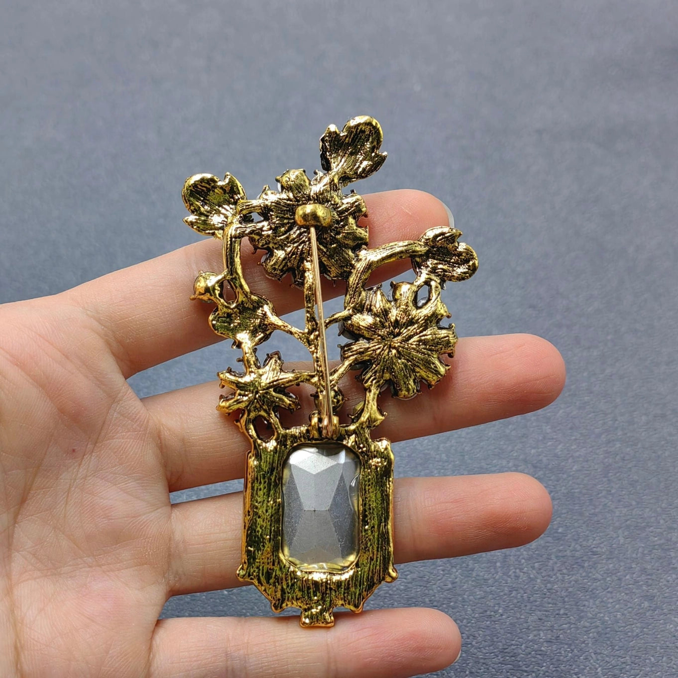 Inlaid Glass & Rhinestone Flower Shape Vintage Brooch