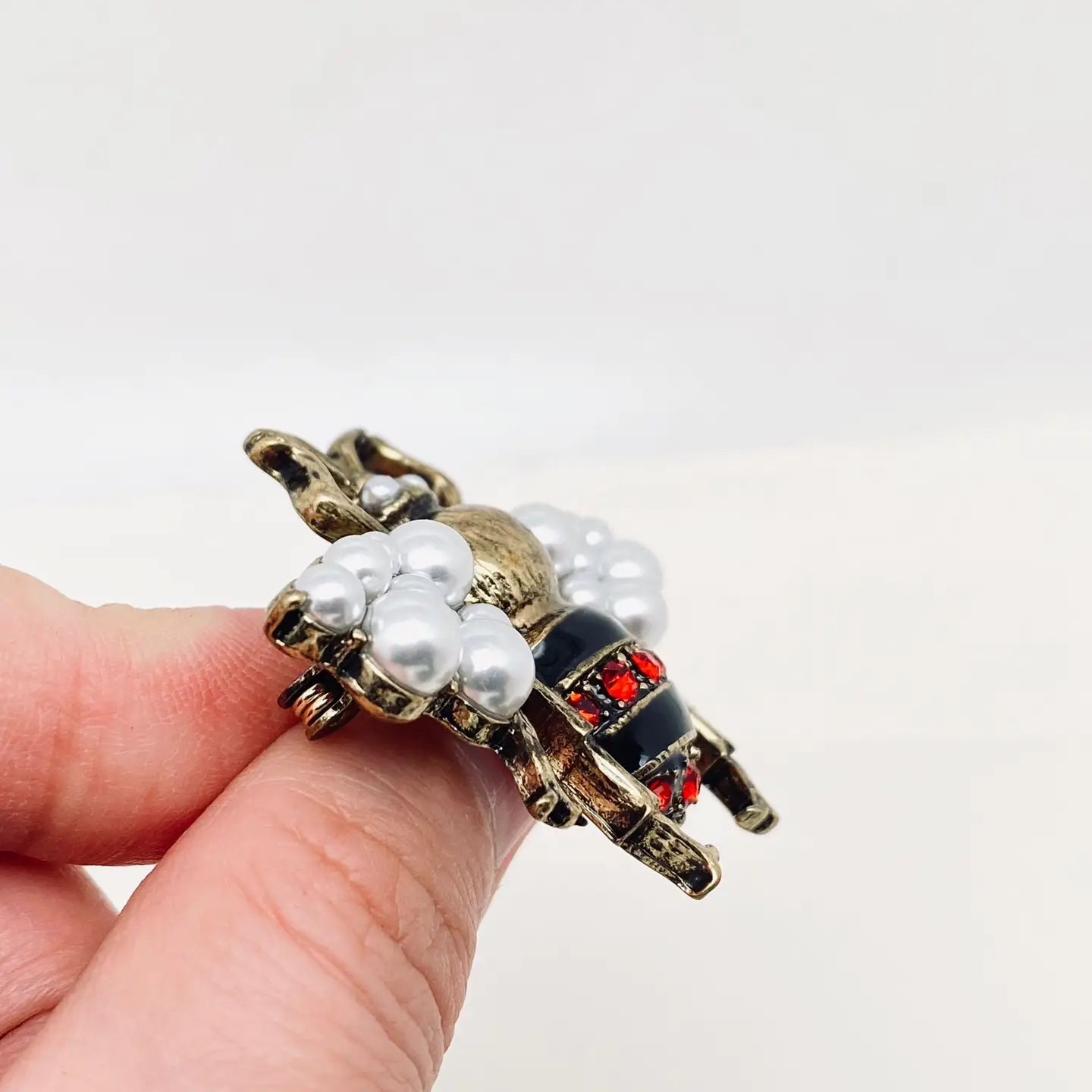 Vingtage Bee Brooch