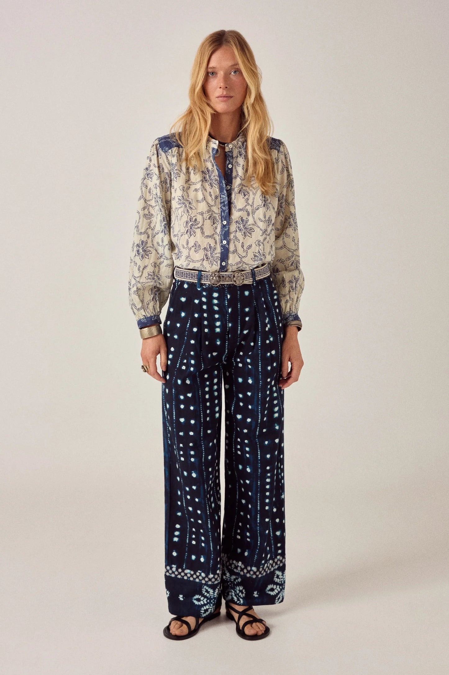 Maison Hotel Cleo Blouse White Fuji