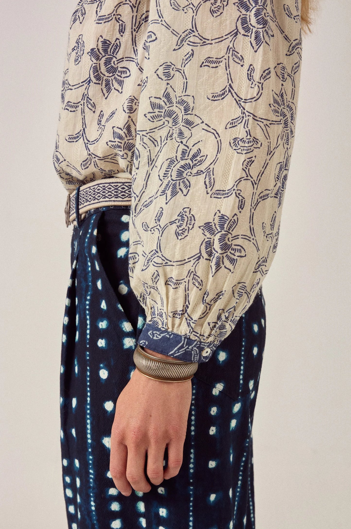 Maison Hotel Cleo Blouse White Fuji