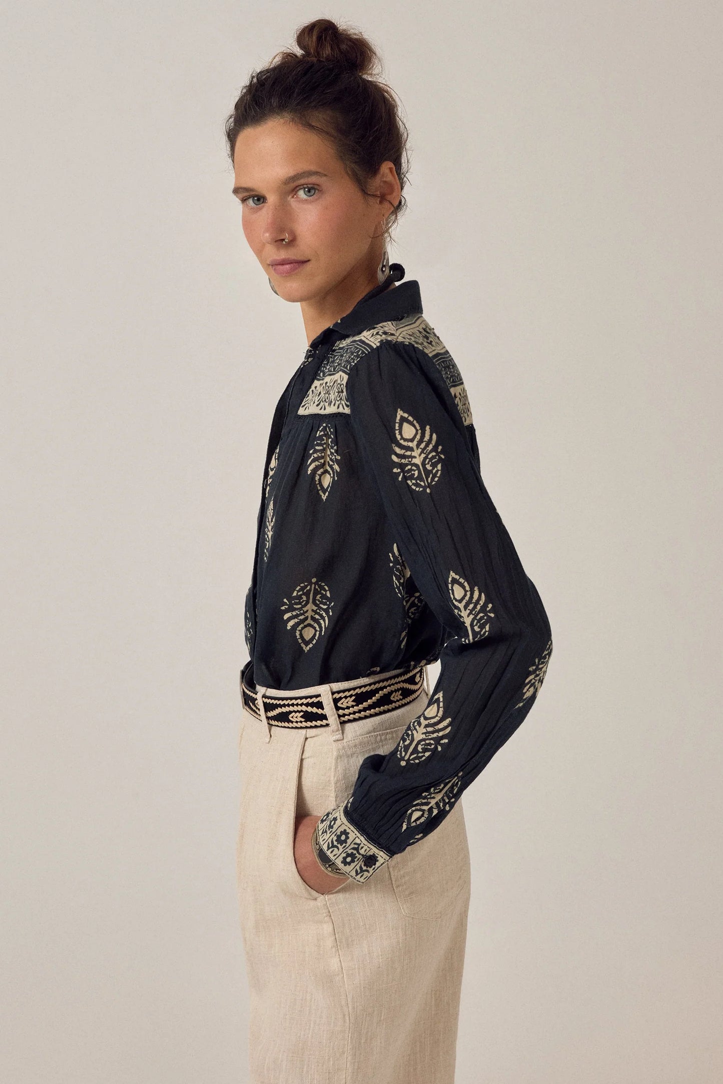 Maison Hotel Rani Shirt - Black Henna