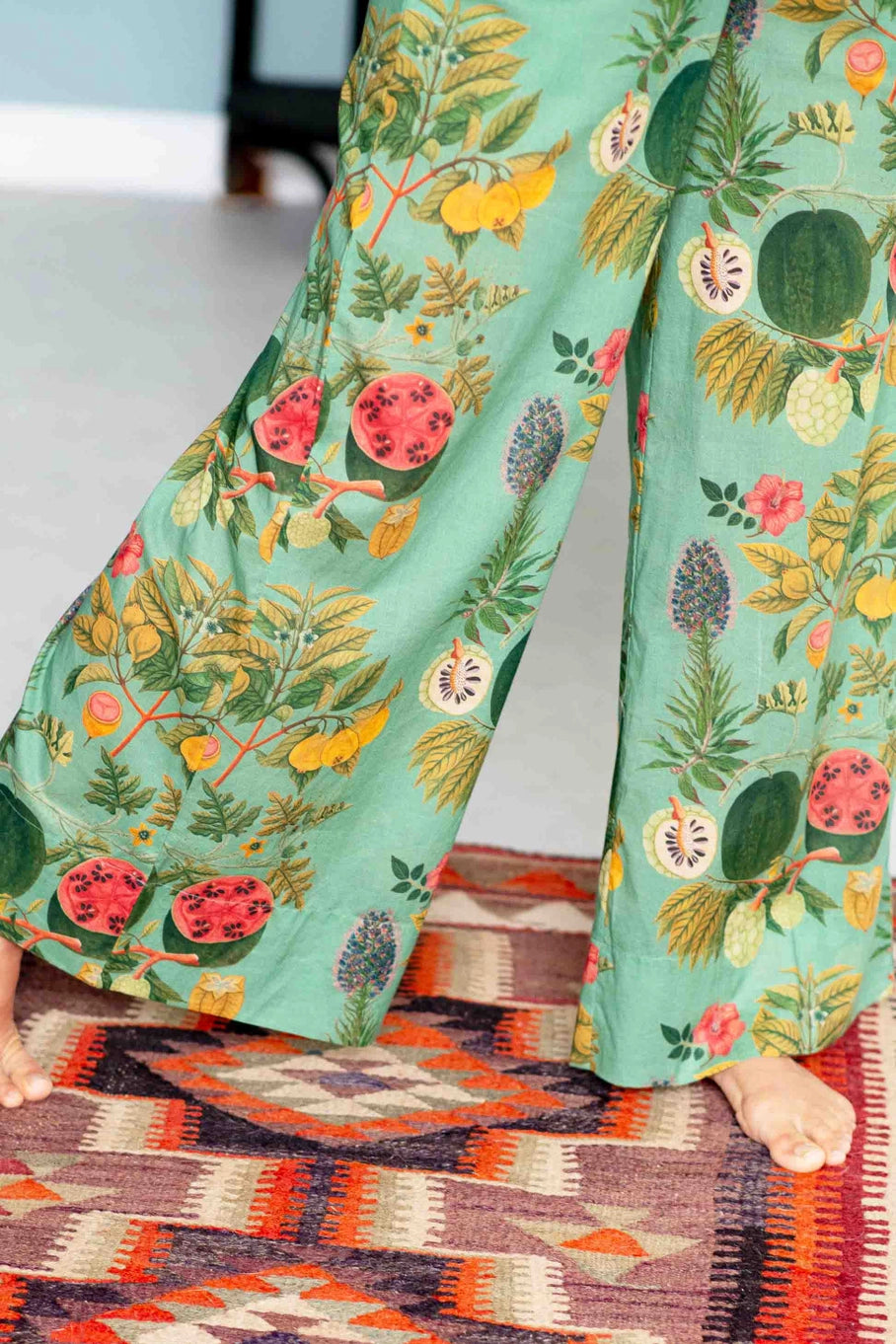 Ollie Pant - Tropics